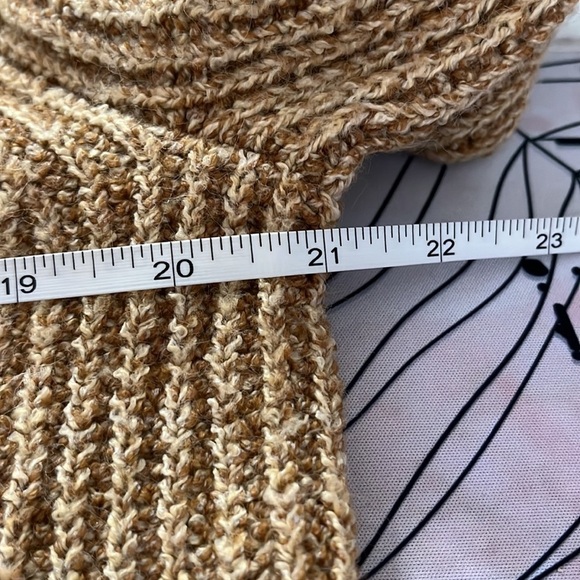 BP (Nordstroms) golden brown long sleeve sweater crewneck hip length small - Picture 9 of 10